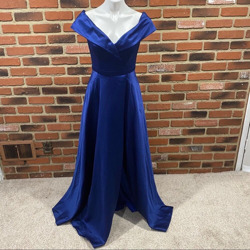 Women's Xscape Off Shoulder Blue Formal Dress Sz 6 Long Royal Blue Gown - Picture 8 of 13